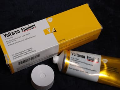 ボルタレンエマルゲル1.16％ 【1本100g】 レビュー投稿画像 サムネイル